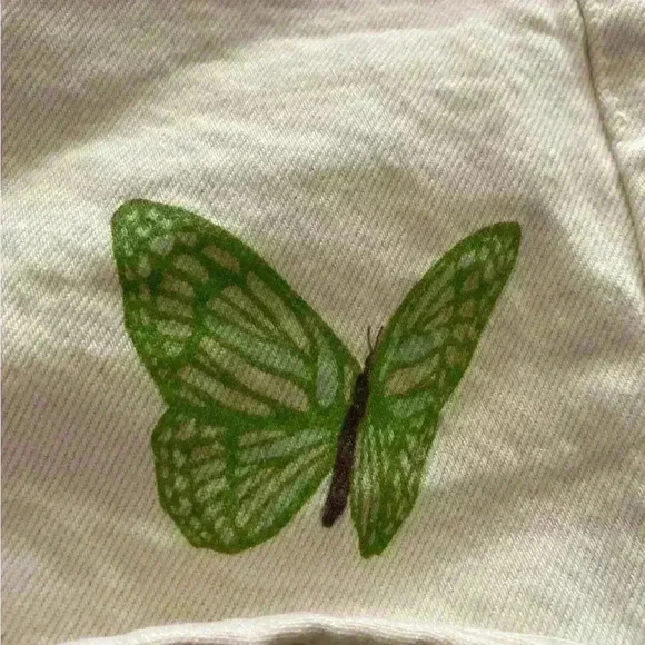 LEVI'S WOMEN'S 501 GIVE ME BUTTERFLIES HIGH RISE‎ DENIM SHORTS - Picture 6 of 7